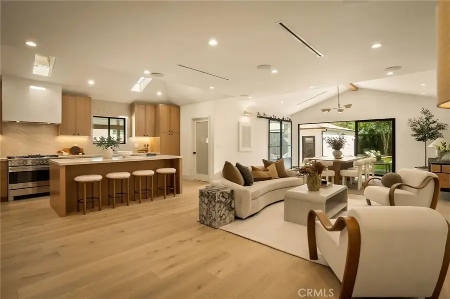 5444 Morella Ave, Valley Village, CA 91607 - Image #3