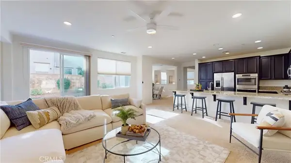 28620 Vista Del Rio, Valencia, CA 91354