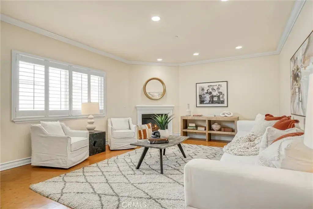 11923 Darlington Avenue #302, Los Angeles, CA 90049 - Image #1