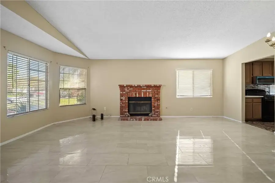 43815 Silver Bow Road, Lancaster, CA 93535 - Image #3