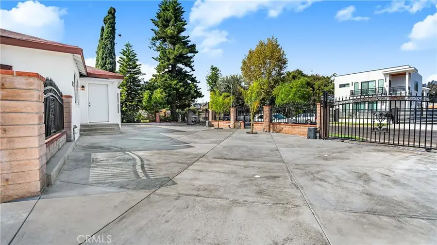 15210 Cohasset Street, Van Nuys, CA 91405 - Image #3