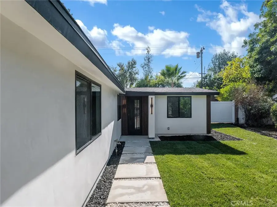 20528 Hamlin Street, Winnetka, CA 91306 - Image #2