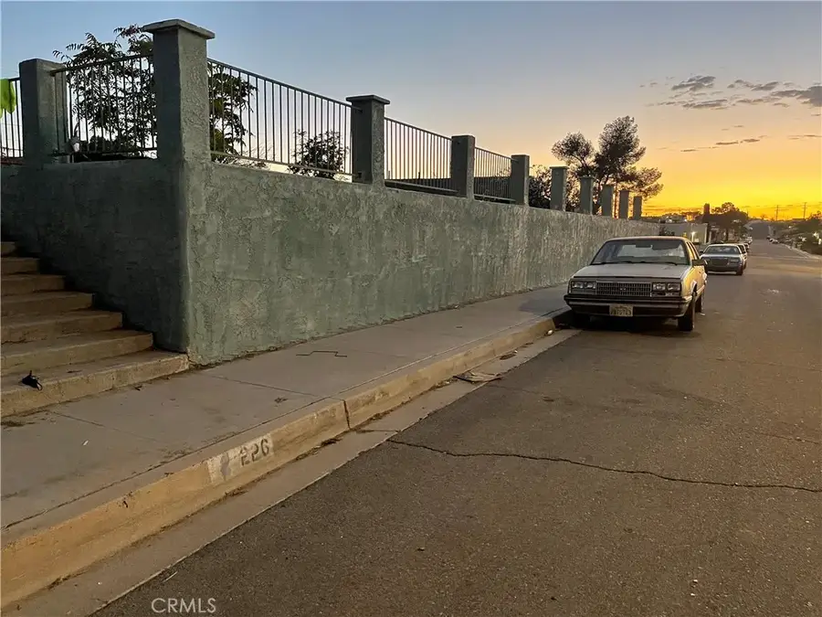 226 E Fredricks, Barstow, CA 92311 - Image #3