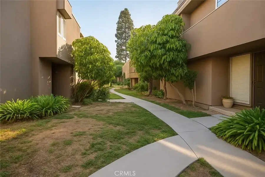 18110 Killion Street #2, Tarzana, CA 91356 - Image #2