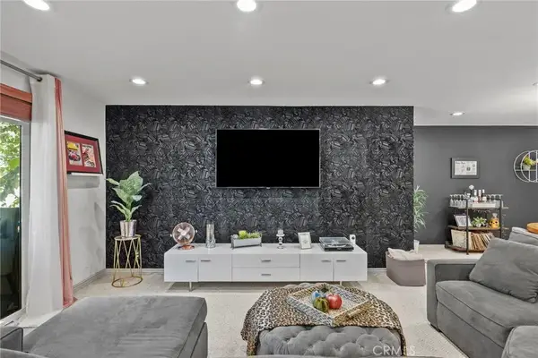 6752 Hillpark #202, Los Angeles, CA 90068