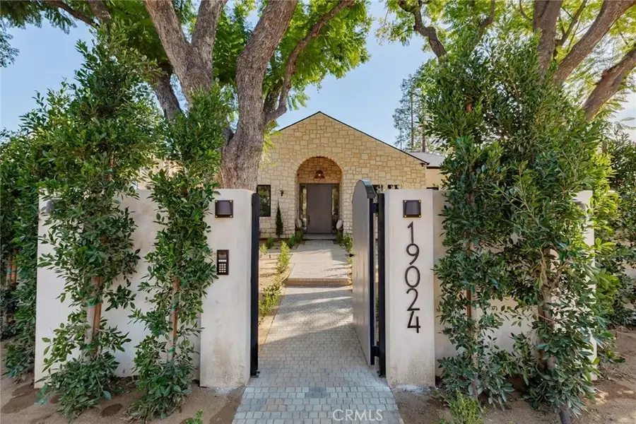 19026 Sprague Street, Tarzana, CA 91356 - Image #3