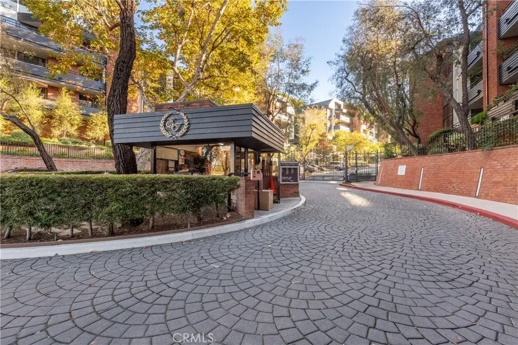 4774 Park Encino #206, Encino, CA 91436 - Image #1