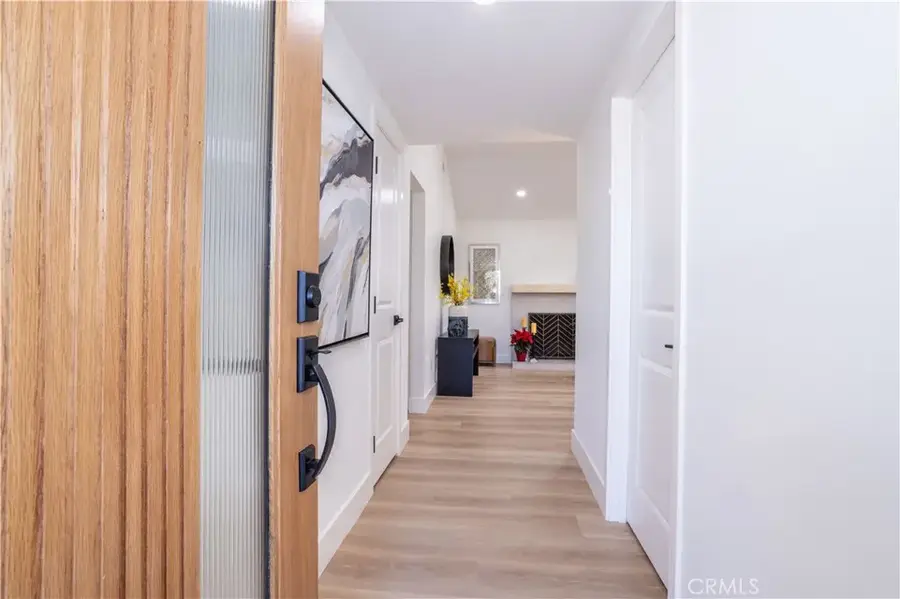 11722 Hayvenhurst, Granada Hills, CA 91344 - Image #3