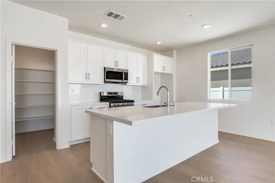 1577 E Houlguin Street, Lancaster, CA 93535 - Image #3