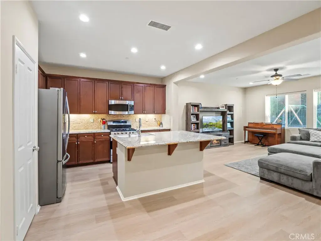 19205 Carranza, Saugus, CA 91350 - Image #1