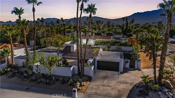 1033 E Via Escuela, Palm Springs, CA 92262