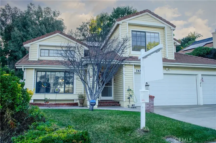 24371 Crestview, Newhall, CA 91321 - Image #2