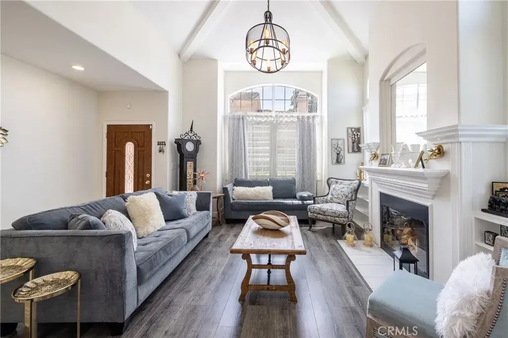 10012 Reseda Boulevard #B, Northridge, CA 91324 - Image #1