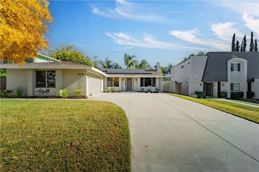 28224 Oaklar Drive, Saugus, CA 91350 - Image #2