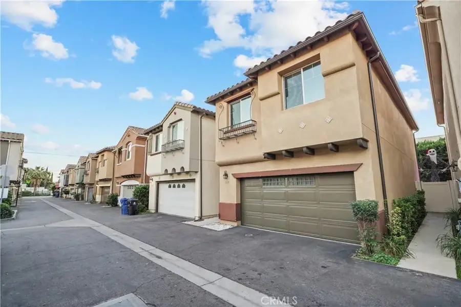 7619 N Patriot Way, Van Nuys, CA 91405 - Image #2