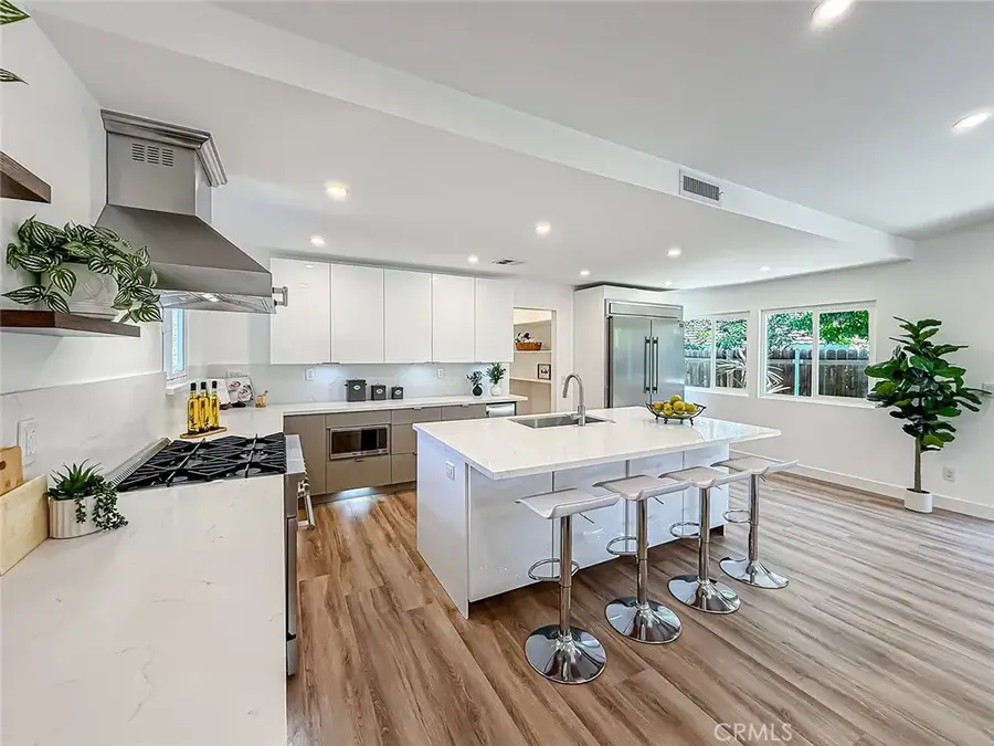 4627 Willens, Woodland Hills, CA 91364 - Image #3