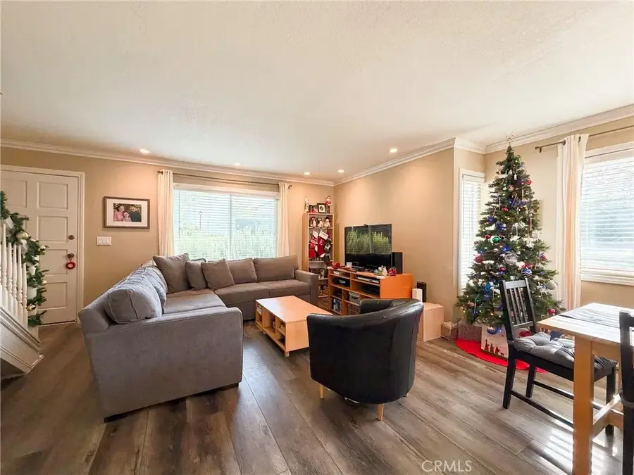 201 Green Heath, Thousand Oaks, CA 91361 - Image #2