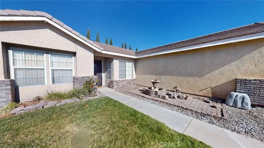 6157 W Avenue J4, Lancaster, CA 93536 - #2