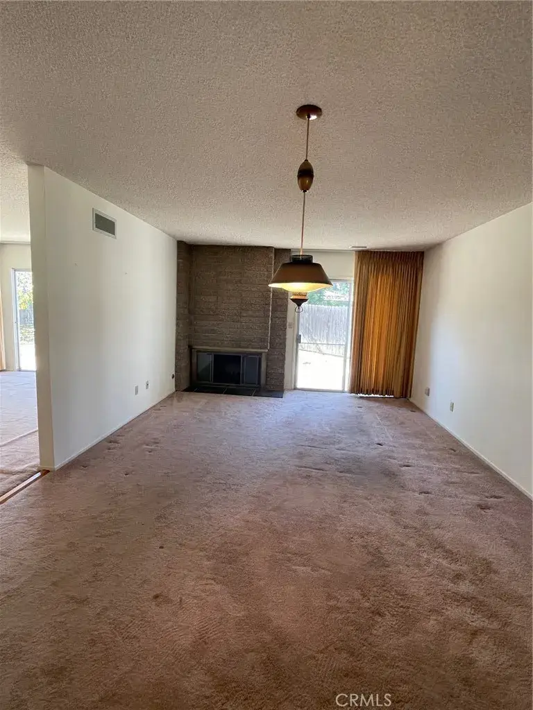 22336 Mobile Street, Woodland Hills, CA 91303 - Image #2