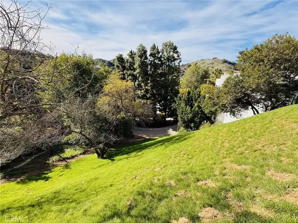 3911 N Alta Mesa, Studio City, CA 91604