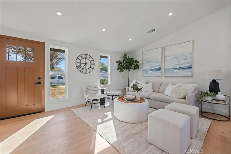 19017 Drycliff Street, Canyon Country, CA 91351 - Image #3