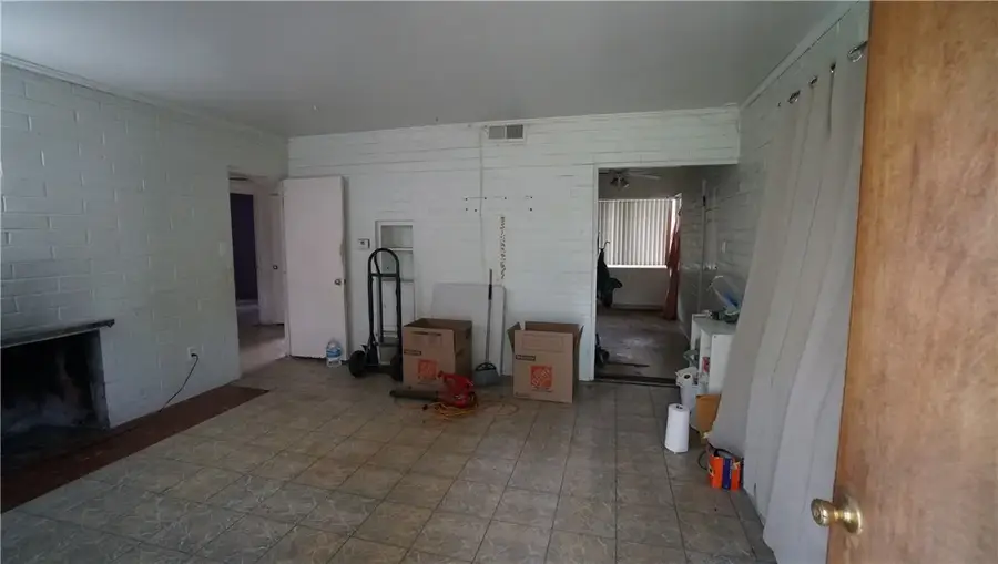 13750 Fenton, Sylmar, CA 91342 - Image #3