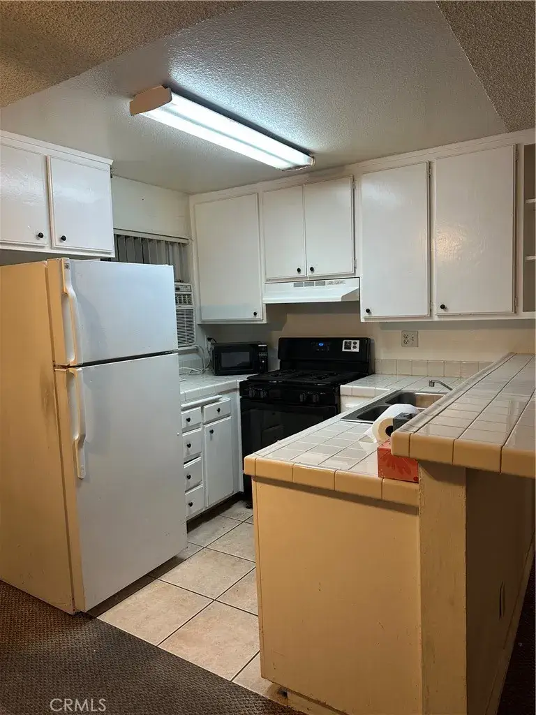 18530 Hatteras Street #212, Tarzana, CA 91356 - Image #3