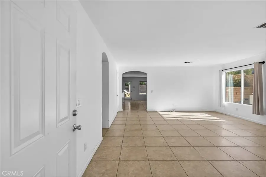 28504 Old Coach Ct Court, Saugus, CA 91390 - Image #3