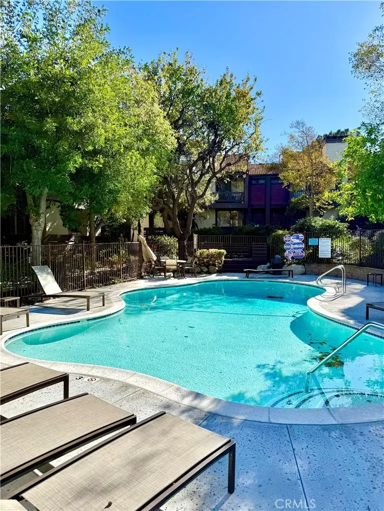 21930 Marylee #98, Woodland Hills, CA 91367 - Image #2