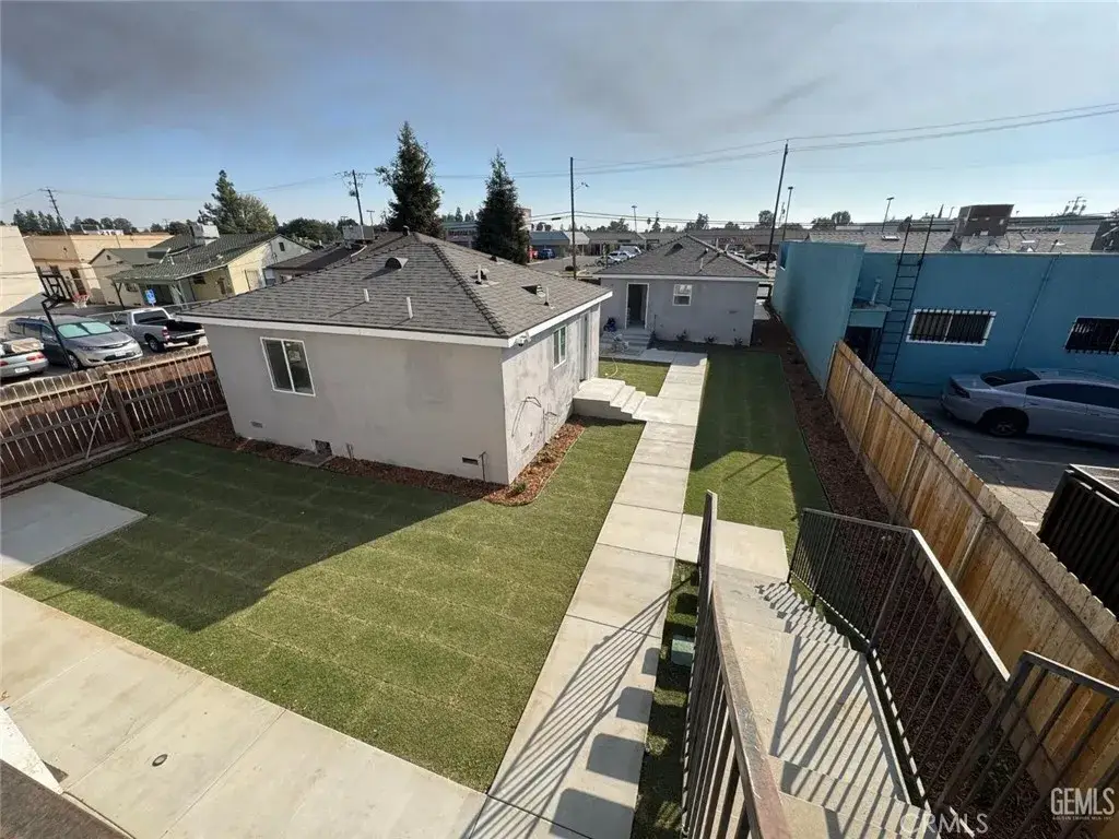 2300 Brundage Lane, Bakersfield, CA 93304 - Image #1