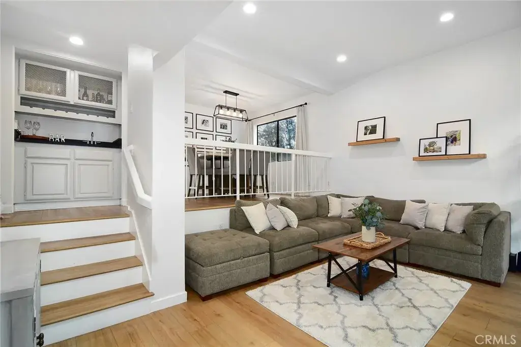 18741 Hatteras Street #1, Tarzana, CA 91356 - Image #1