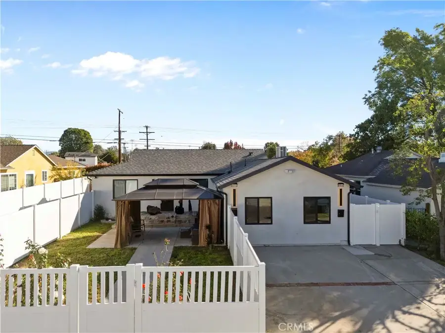 9846 Monogram Ave, Northridge, CA 91343 - Image #2