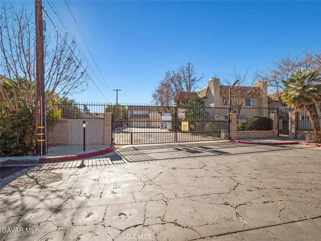 425 W Avenue J5, Lancaster, CA 93534 - Image #1