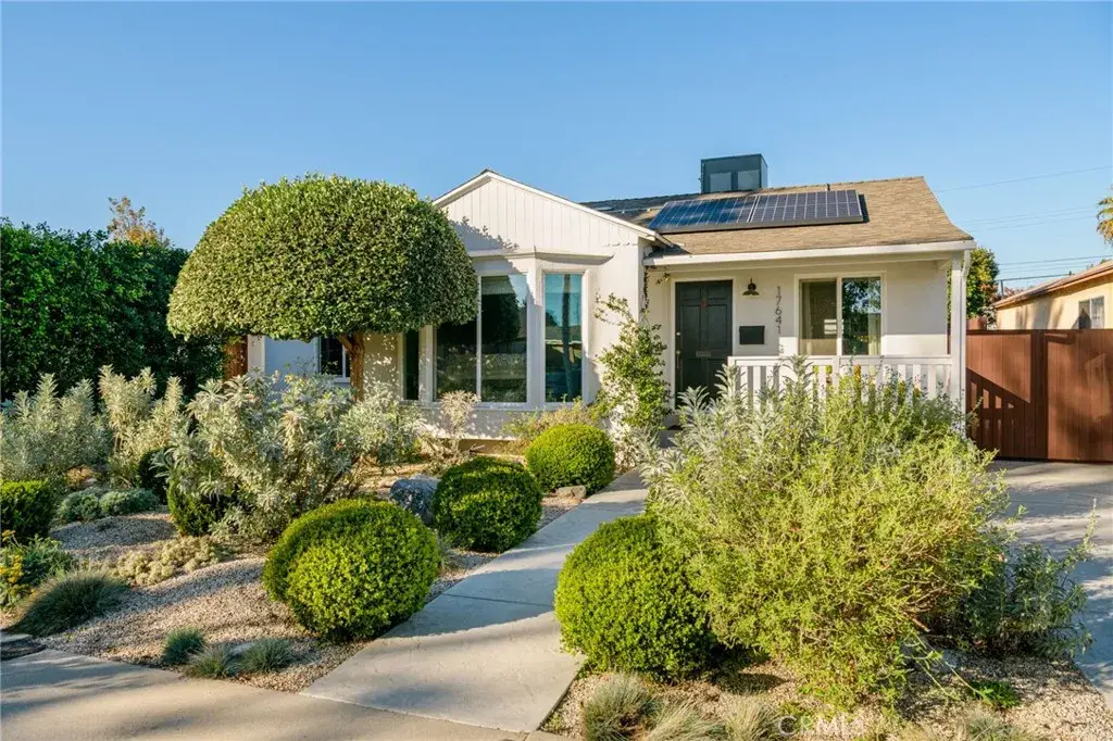 17641 Kittridge, Lake Balboa, CA 91406 - Image #1