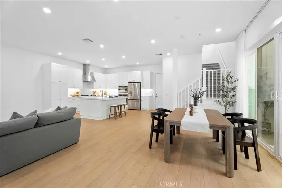 27124 Purple Sage Court, Valencia, CA 91381 - Image #2