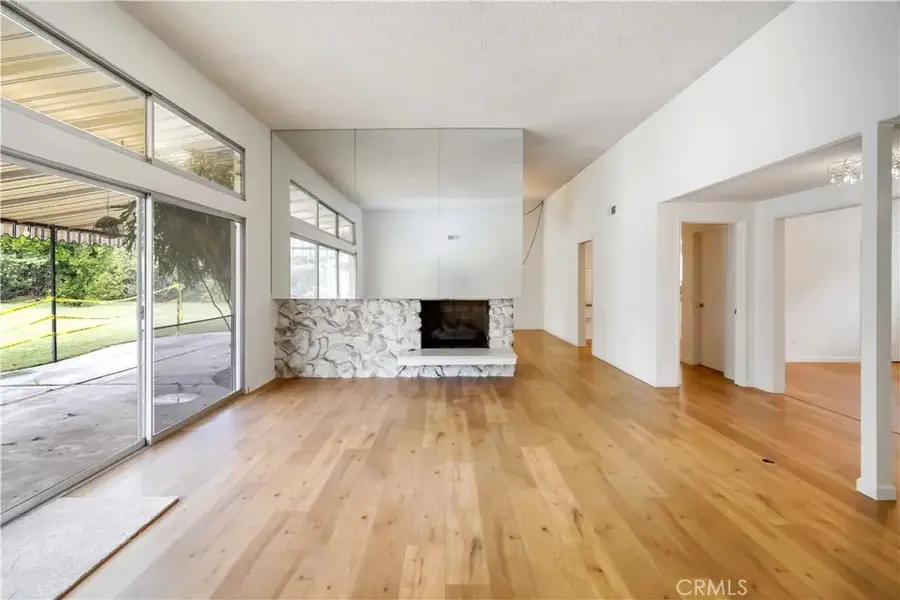 9827 Lasaine, Northridge, CA 91325 - Image #2