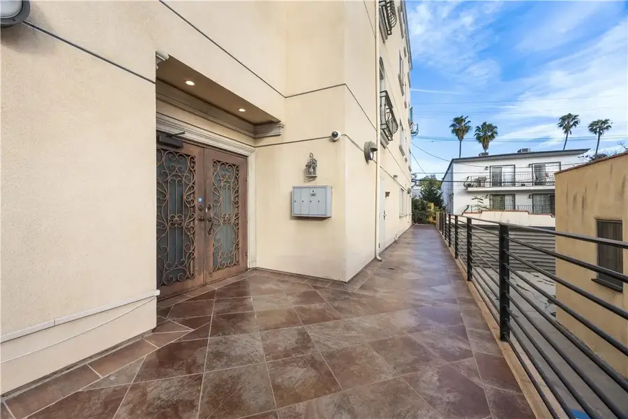 918 S Wooster Street #2, Los Angeles, CA 90035 - Image #3