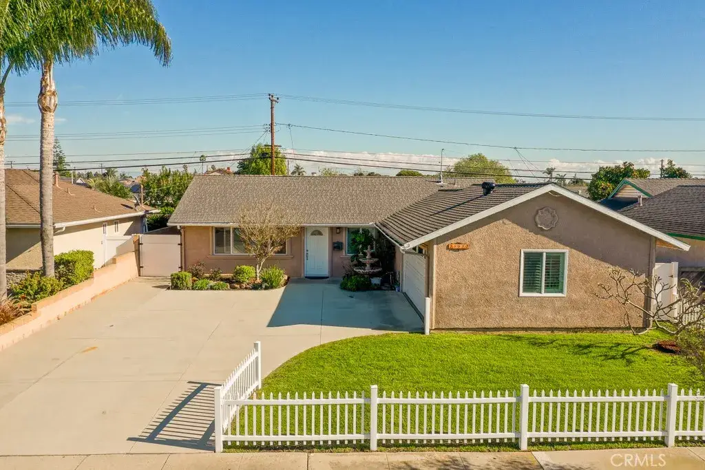 15652 Mayflower Ln, Huntington Beach, CA 92647 - Image #1