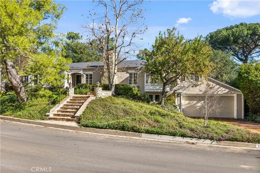 1347 Andenes, Glendale, CA 91208 - Image #2