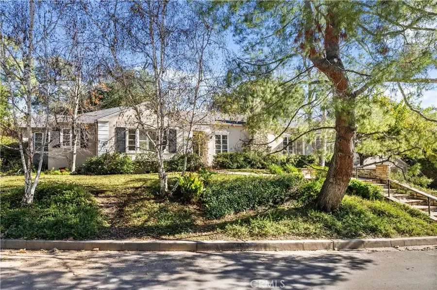 1347 Andenes, Glendale, CA 91208 - Image #3