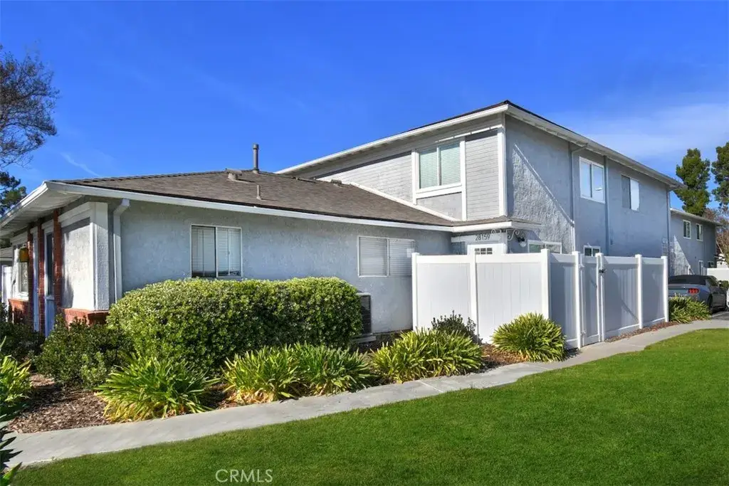 28159 Robin Ave, Saugus, CA 91350 - Image #1
