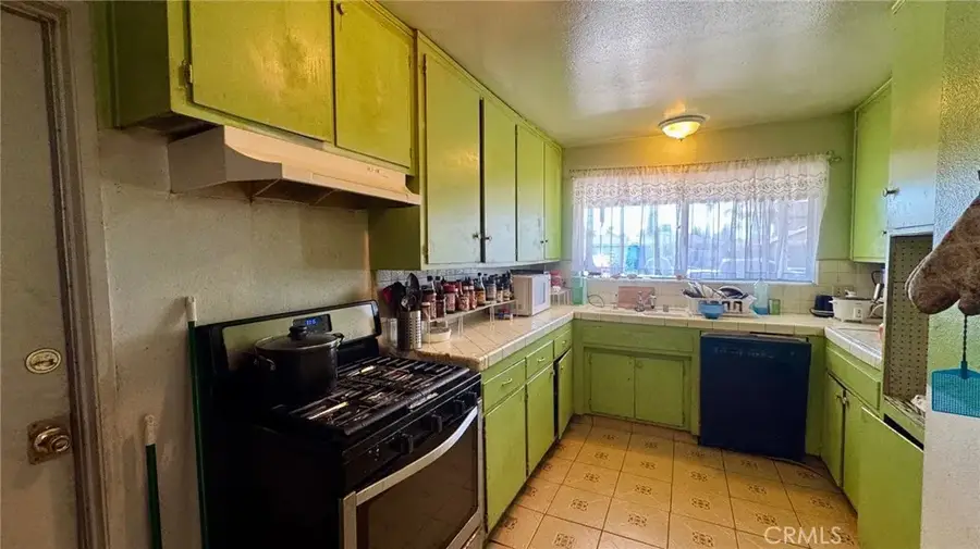 2200 Julian, Bakersfield, CA 93304 - #2