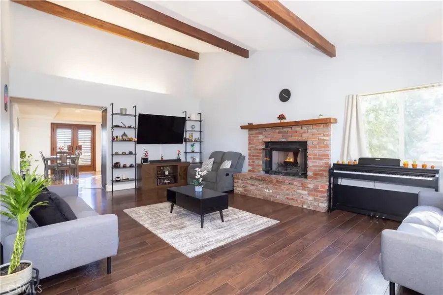 42614 Cabin Dr, Lake Hughes, CA 93532 - Image #2