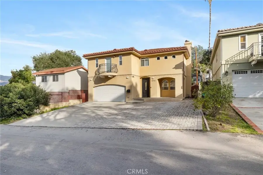 10112 Scoville, Sunland, CA 91040 - Image #2