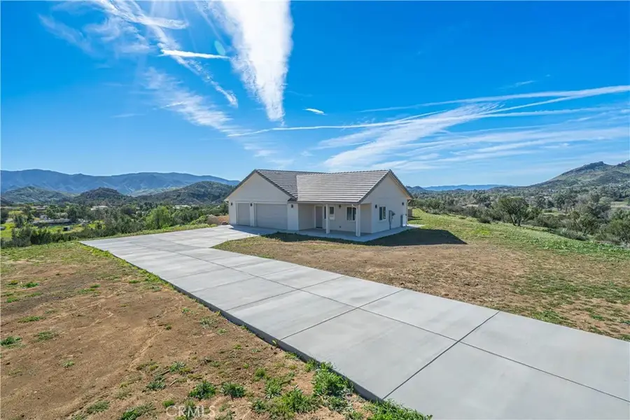 10540 Darling Road, Agua Dulce, CA 91390 - Image #2