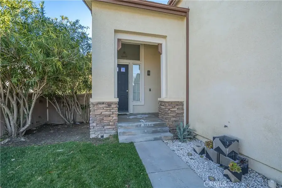 17913 Maplehurst Place, Canyon Country, CA 91387 - Image #3