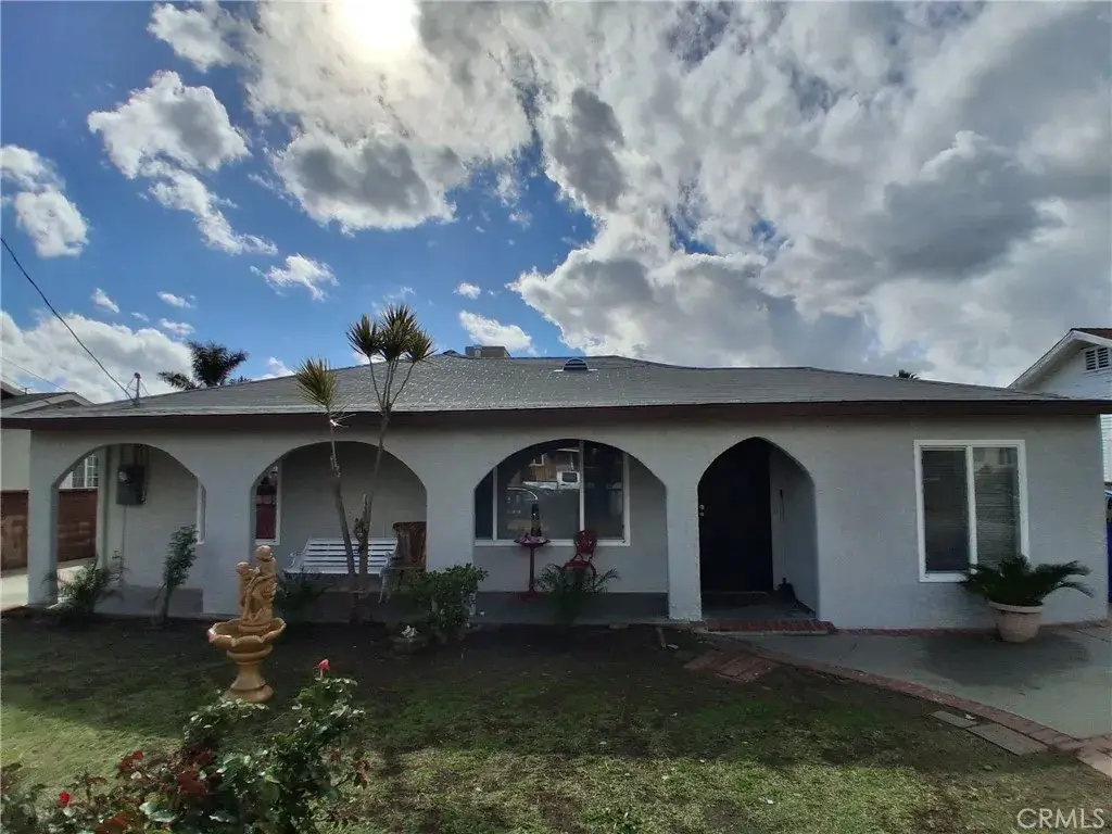 10427 Kewen, Pacoima, CA 91331 - #1