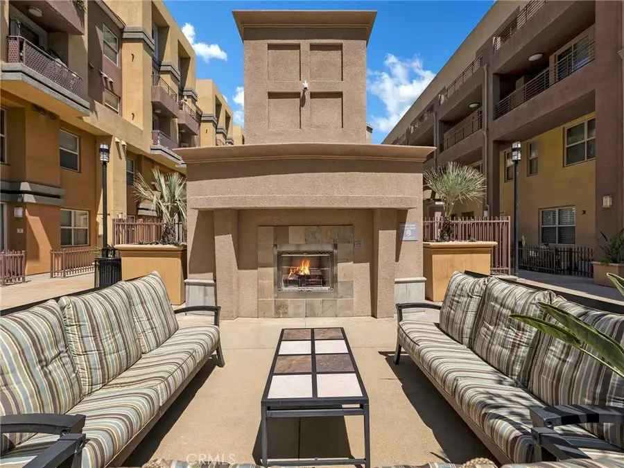 150 S San Fernando, Burbank, CA 91502 - #3