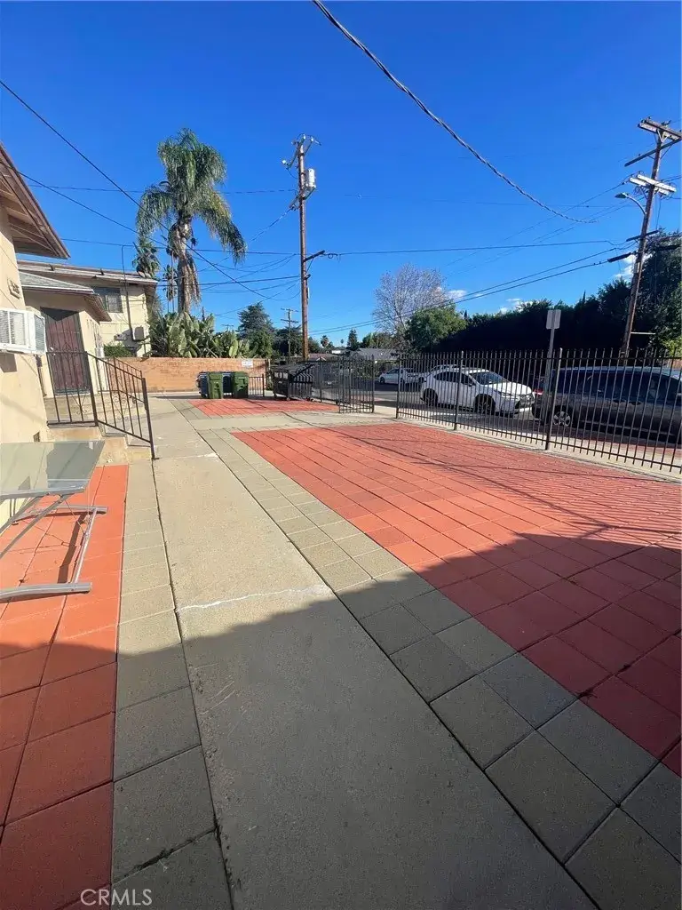 16037 Gault, Van Nuys, CA 91406 - Image #3