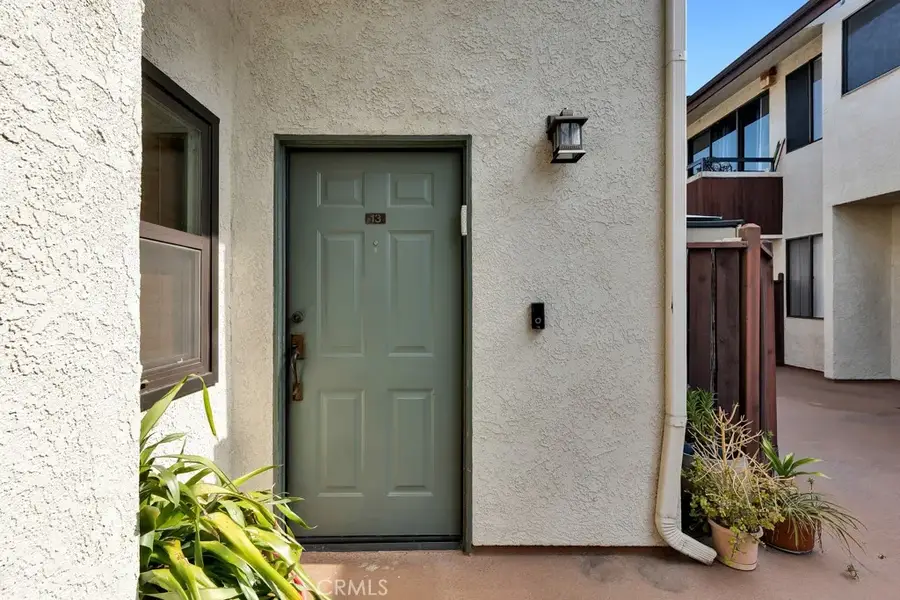 6323 Reseda Blvd #13, Tarzana, CA 91335 - Image #2